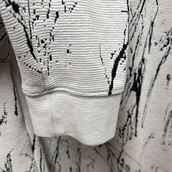 H&M Black and White Crew Neck Sweater - Picture 6 of 11